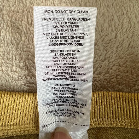 Gymshark Camo Workout Set - Picture 9 of 13